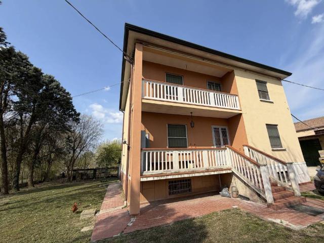 Villa Indipendente in vendita a Unione Terre e Fiumi, Ferrara