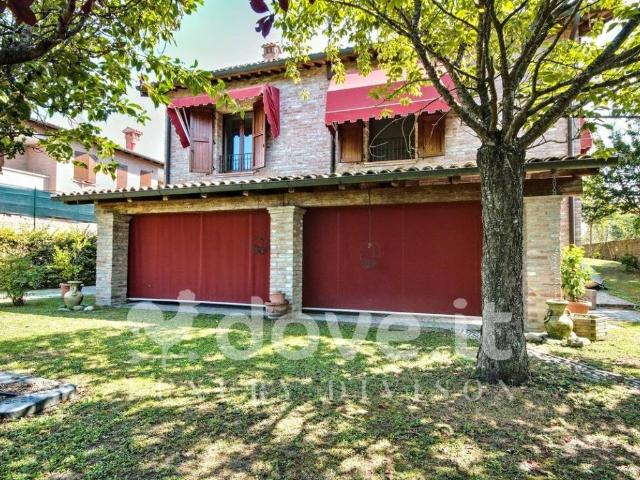 Villa Indipendente in vendita a Ferrara, Reggio Emilia