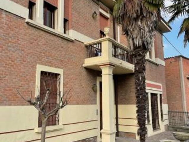 Villa Indipendente in vendita a Ferrara, Reggio Emilia