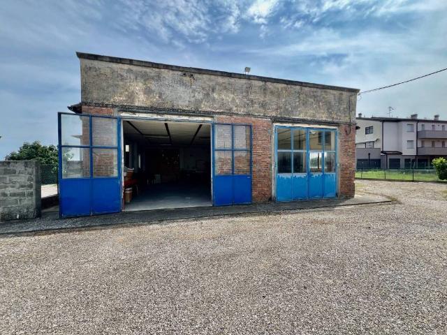 Villa Indipendente in vendita a Ferrara, Reggio Emilia