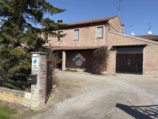 Villa Indipendente in vendita a Ferrara, Reggio Emilia
