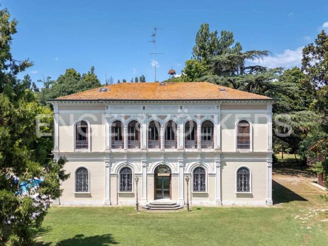 Villa Indipendente in vendita a Ferrara, Reggio Emilia