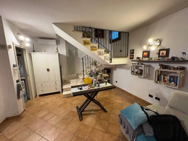 Villa Indipendente in vendita a Ferrara, Reggio Emilia