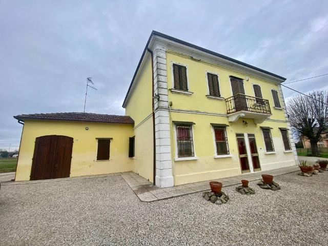 Villa Indipendente in vendita a Ferrara, Reggio Emilia