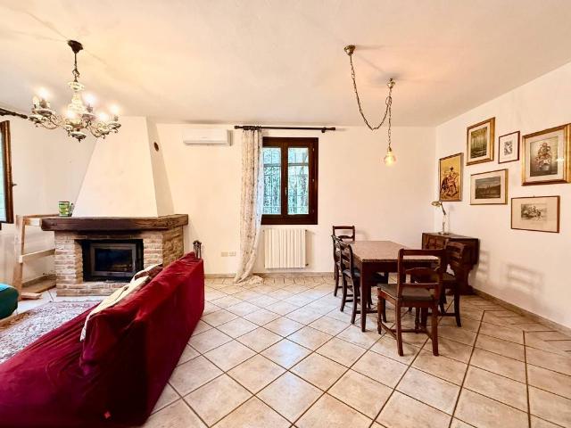 Villa Indipendente in vendita a Ferrara, Reggio Emilia
