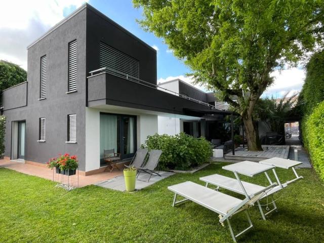 Villa Indipendente in vendita a Giardino, Ferrara