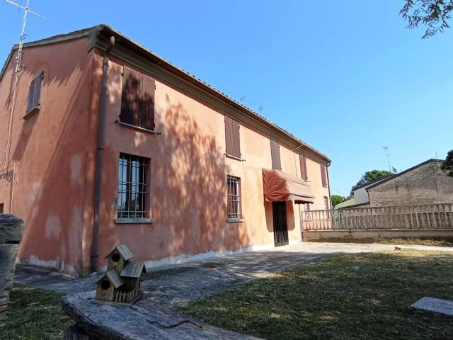 Villa Indipendente in vendita a Ferrara, Reggio Emilia