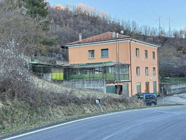 Villa Indipendente in vendita a Ferriere, Reggio Emilia