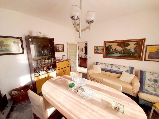 Villa Indipendente in vendita a Ferriere, Reggio Emilia