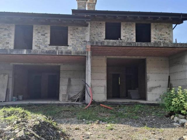Villa Indipendente in vendita a Ferriere, Reggio Emilia