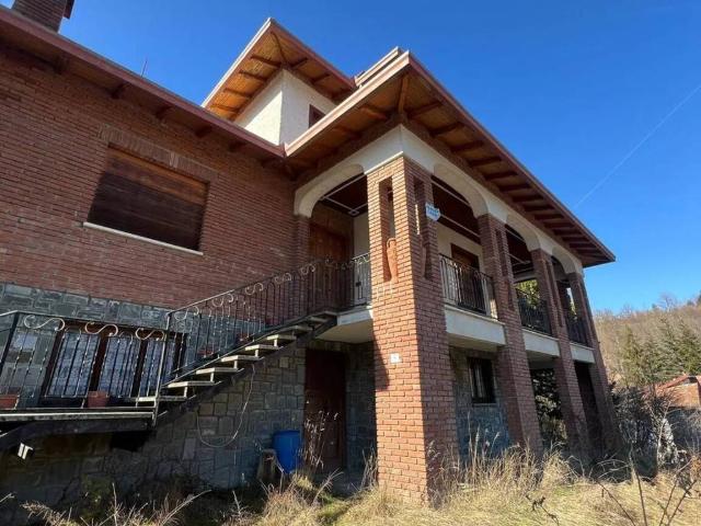 Villa Indipendente in vendita a Casalcò, Ferriere