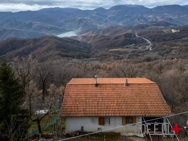 Villa Indipendente in vendita a Fiamignano, Lazio