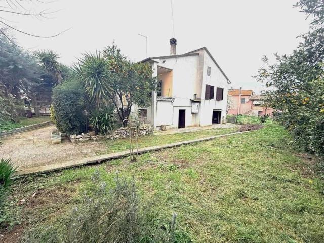 Villa Indipendente in vendita a Roma Capitale, Lazio