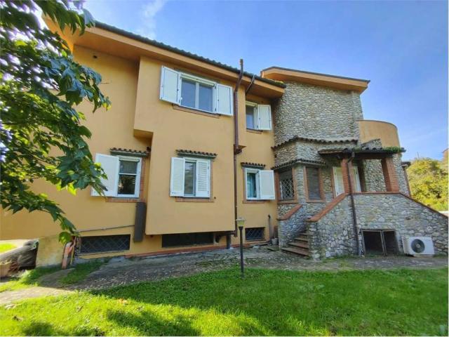 Villa Indipendente in vendita a Cappuccini, Ficulle