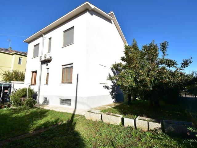 Villa Indipendente in vendita a Fidenza, Reggio Emilia