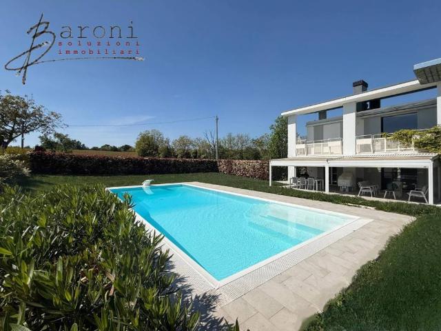 Villa Indipendente in vendita a Fidenza, Reggio Emilia