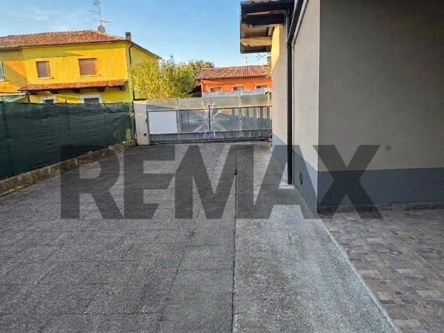 Villa Indipendente in vendita a Fiesse, Lombardia