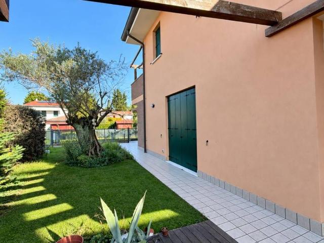 Villa Indipendente in vendita a Fiesso d'Artico, Venezia
