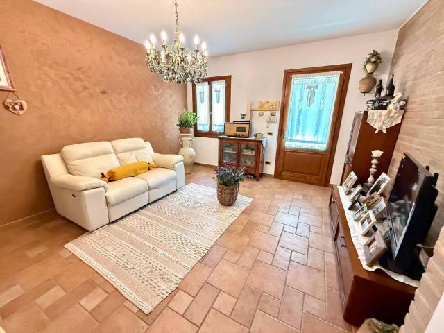 Villa Indipendente in vendita a Fiesso D'artico, Veneto