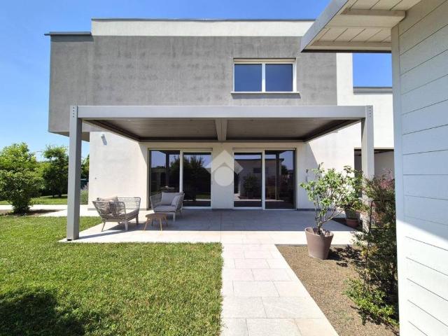 Villa Indipendente in vendita a Fiesso d'Artico, Venezia