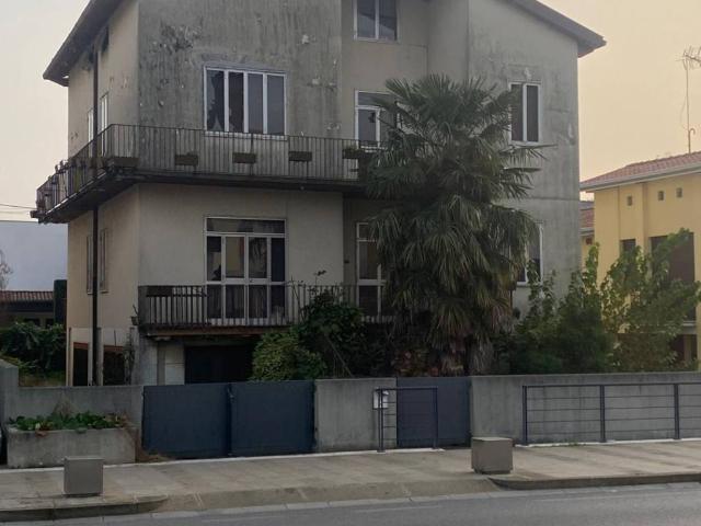 Villa Indipendente in vendita a Fiesso D'artico, Veneto