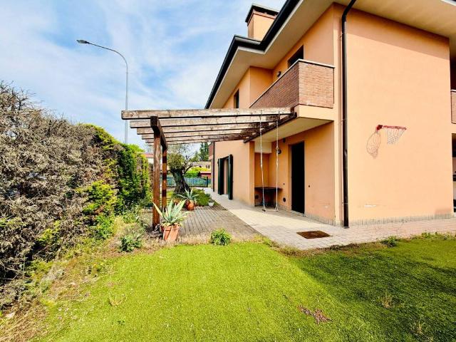 Villa Indipendente in vendita a Fiesso D'artico, Veneto