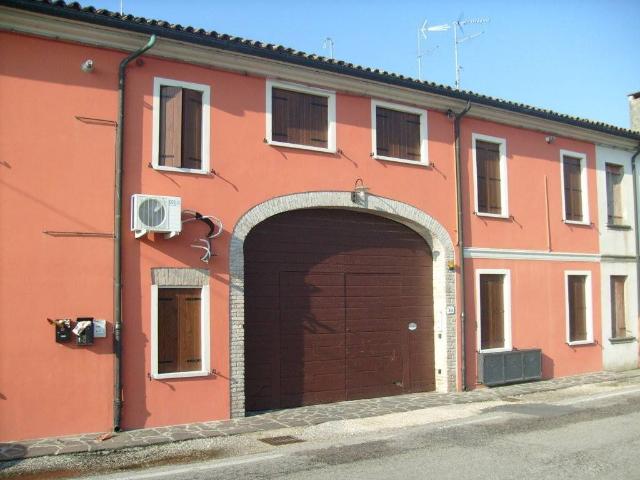 Villa Indipendente in vendita a Fiesso Umbertiano, Veneto