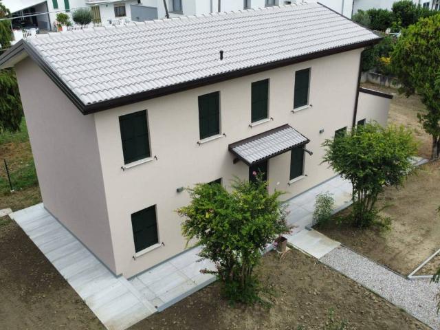 Villa Indipendente in vendita a Fiesso Umbertiano, Veneto