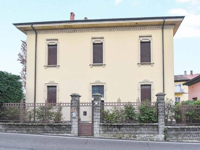 Villa Indipendente in vendita a Figino Serenza, Como