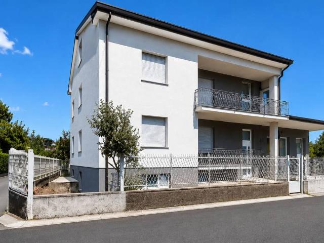 Villa Indipendente in vendita a Figino Serenza, Lombardia