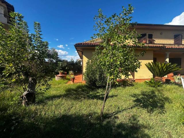 Villa Indipendente in vendita a Poggiolino, Figline Valdarno