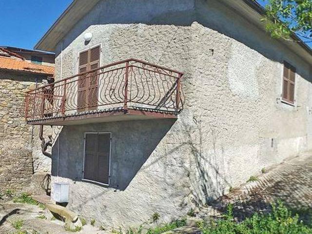 Villa Indipendente in vendita a Unione di comuni Montana Lunigiana, Filattiera