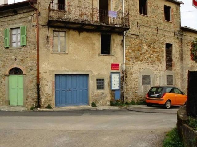 Villa Indipendente in vendita a Unione di comuni Montana Lunigiana, Filattiera