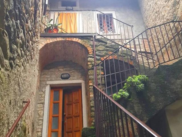Villa Indipendente in vendita a Unione di comuni Montana Lunigiana, Filattiera