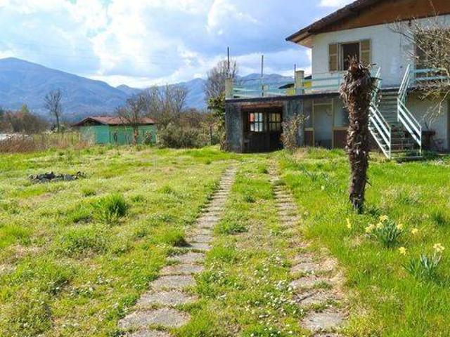 Villa Indipendente in vendita a Unione di comuni Montana Lunigiana, Filattiera