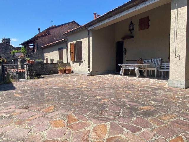 Villa Indipendente in vendita a Unione di comuni Montana Lunigiana, Filattiera