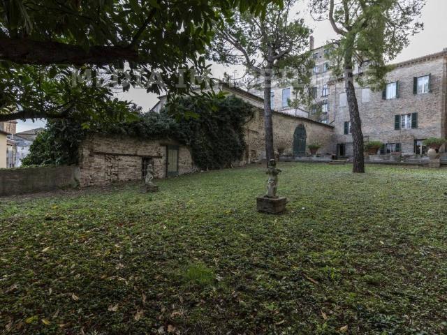 Villa Indipendente in vendita a Filottrano, Ancona