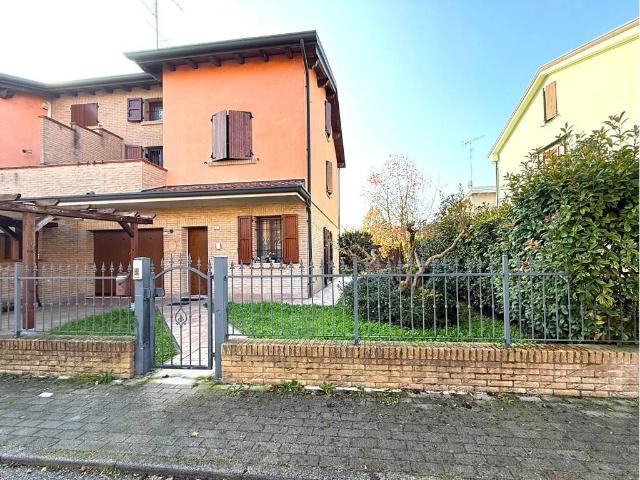 Villa Indipendente in vendita a Finale Emilia, Modena