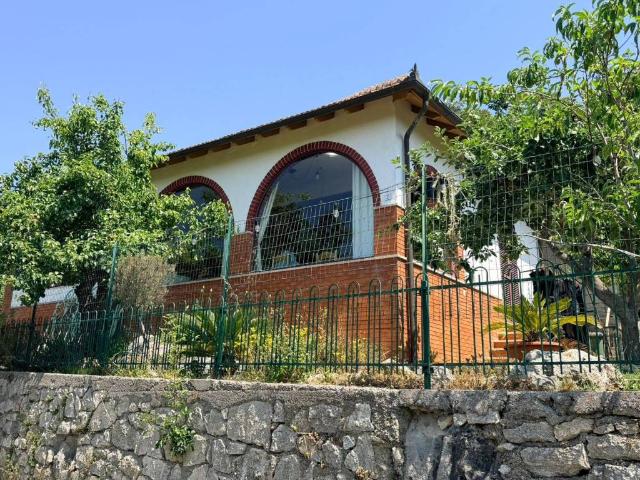 Villa Indipendente in vendita a Isasco, Finale Ligure