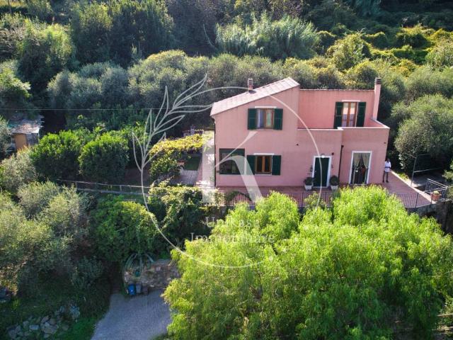 Villa Indipendente in vendita a Finale Ligure, Liguria