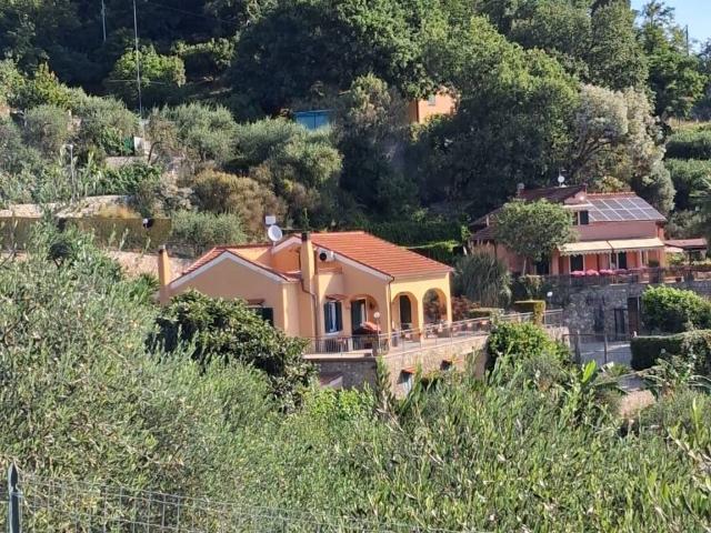 Villa Indipendente in vendita a Olle Superiore, Finale Ligure