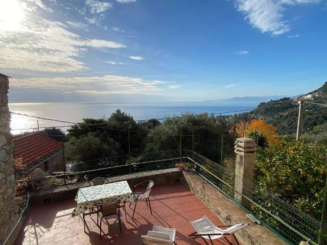 Villa Indipendente in vendita a Calvisio, Finale Ligure