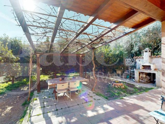 Villa Indipendente in vendita a Finale Ligure, Liguria