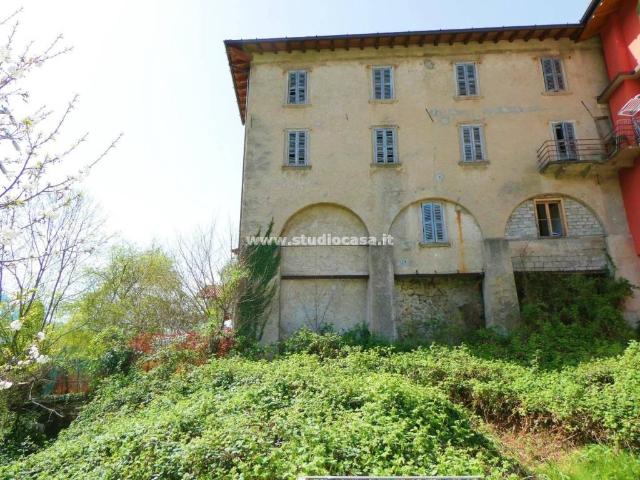 Villa Indipendente in vendita a Fino Del Monte, Lombardia