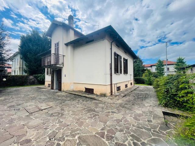 Villa Indipendente in vendita a Fino Mornasco, Lombardia