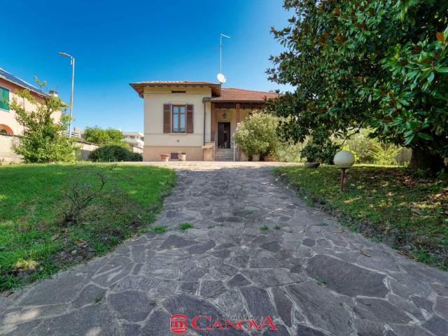 Villa Indipendente in vendita a Fino Mornasco, Como