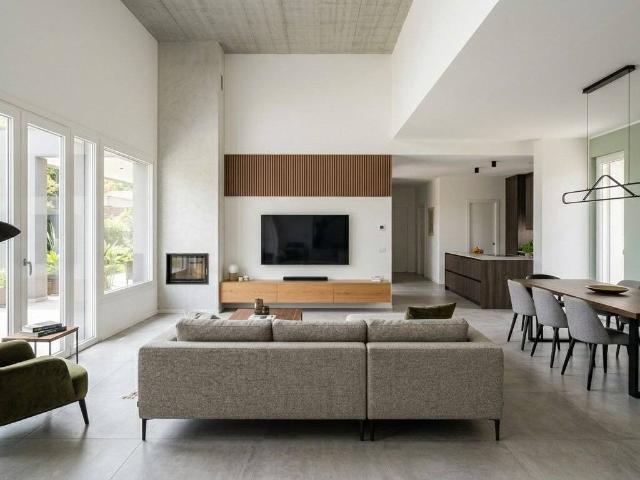 Villa Indipendente in vendita a Fino Mornasco, Lombardia