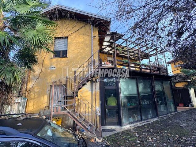 Villa Indipendente in vendita a Fino Mornasco, Lombardia