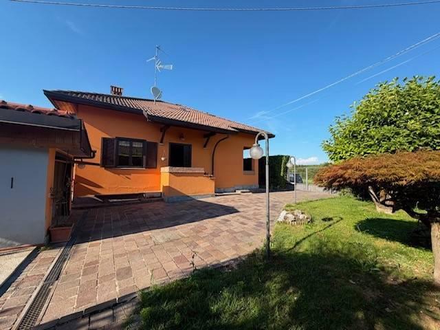 Villa Indipendente in vendita a Fino Mornasco, Lombardia