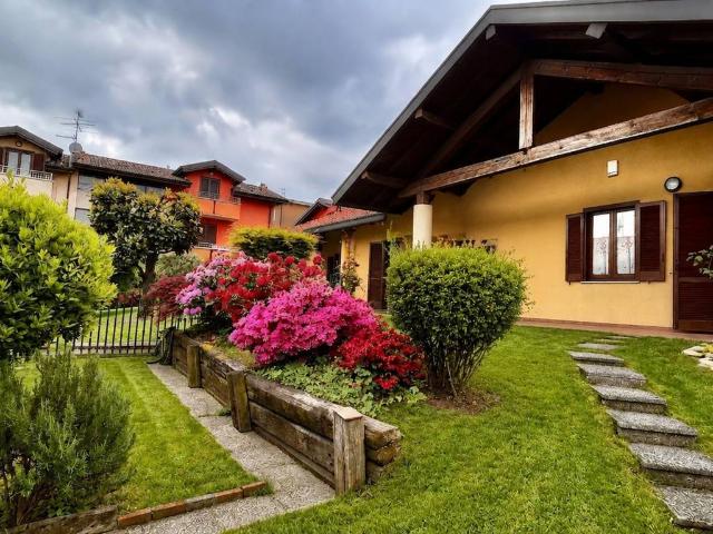 Villa Indipendente in vendita a Socco, Fino Mornasco